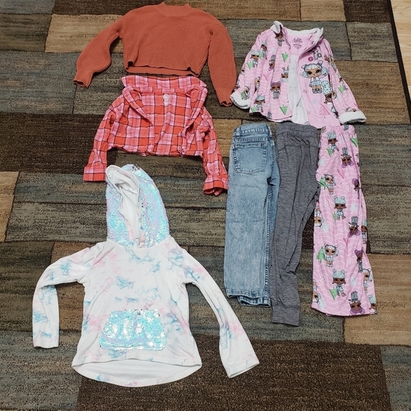 Girls size 4-5 winter clothing bundle of 7 - Picture 1 of 7